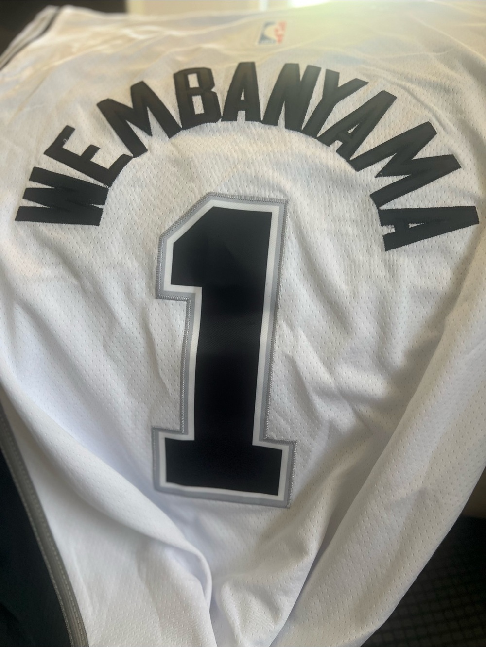 WEMBANYAMA XL MENS/UNISEX NBA SWINGMAN JERSEY WHITE BLACK NWT